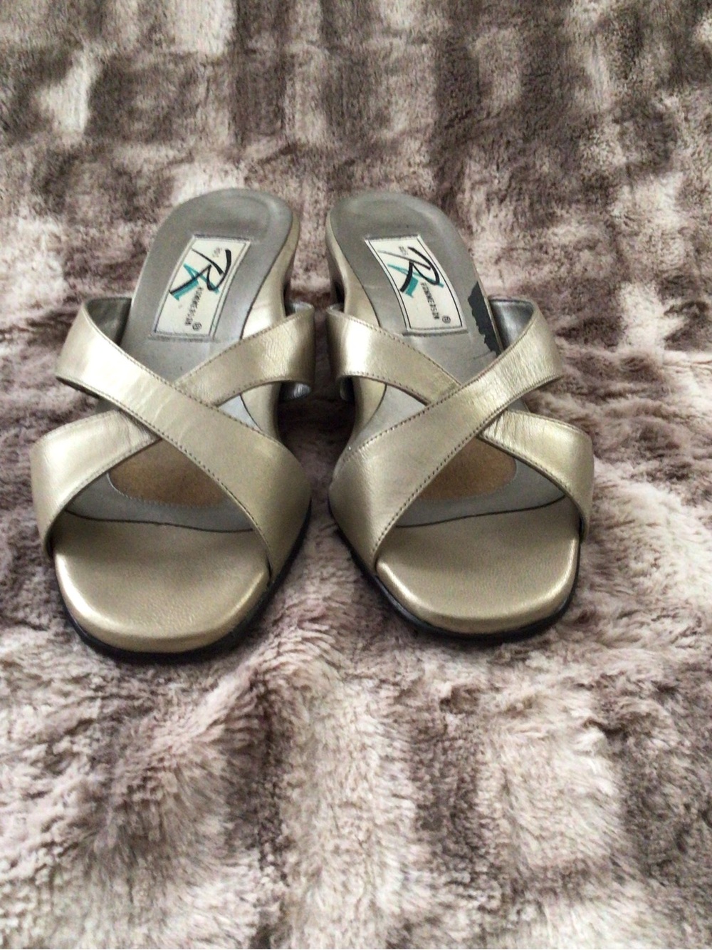 Ros Hommerson Leather Metallic Gold Crisscross Slip-On Sandals - 9WW